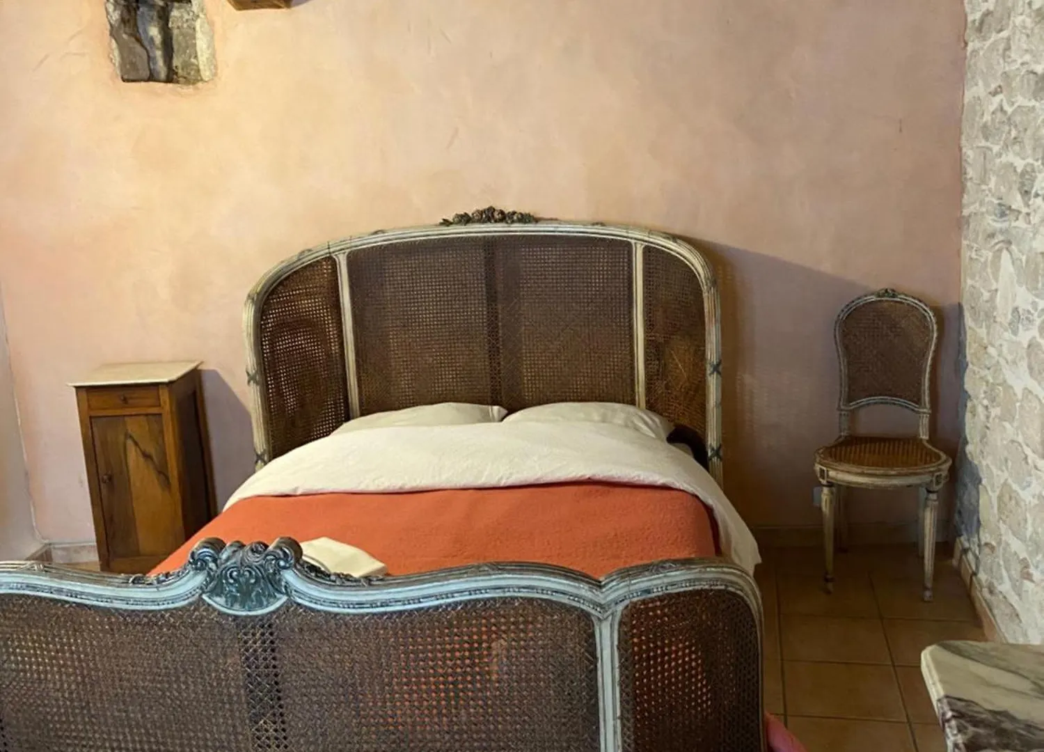 ベッド・アンド・ブレックファスト Room In Medieval Céreste